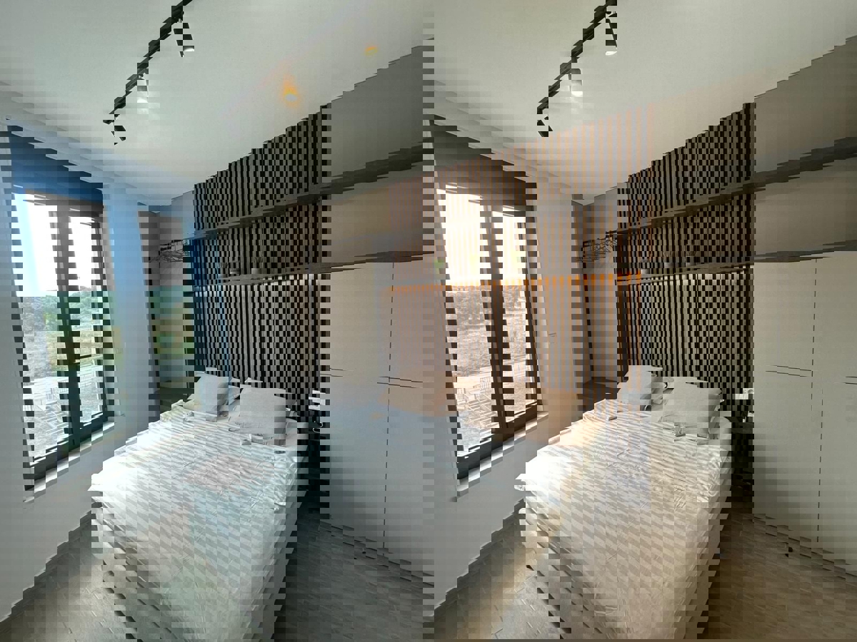 PARENZO - APPARTAMENTO MODERNO CON TERRAZZA SUL TETTO IN VENDITA