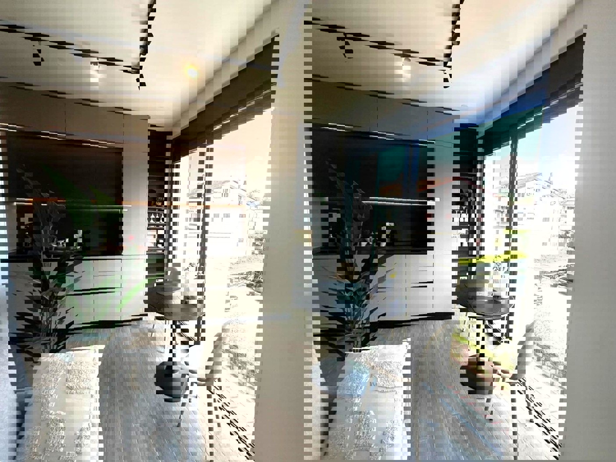 PARENZO - APPARTAMENTO MODERNO CON TERRAZZA SUL TETTO IN VENDITA