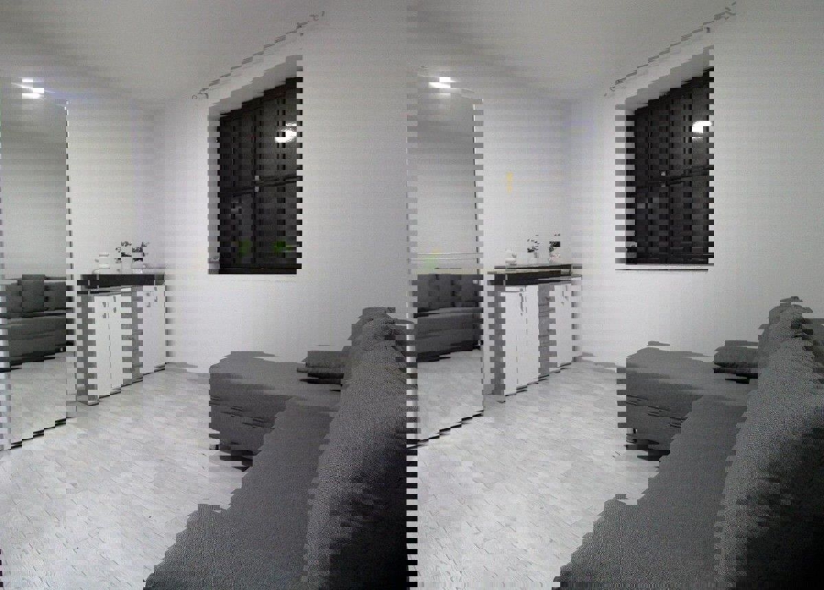 PARENZO - OCCASIONE - DUE APPARTAMENTI IN UNO