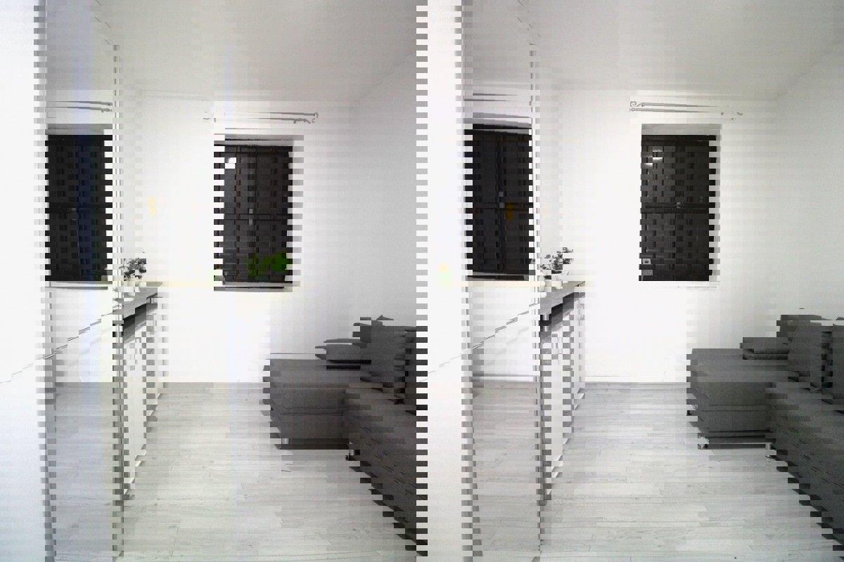 PARENZO - OCCASIONE - DUE APPARTAMENTI IN UNO