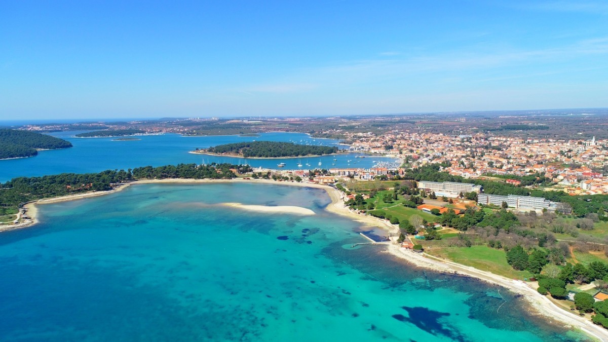 Medulin, terreno in prima fila dal mare, Istria, Croazia