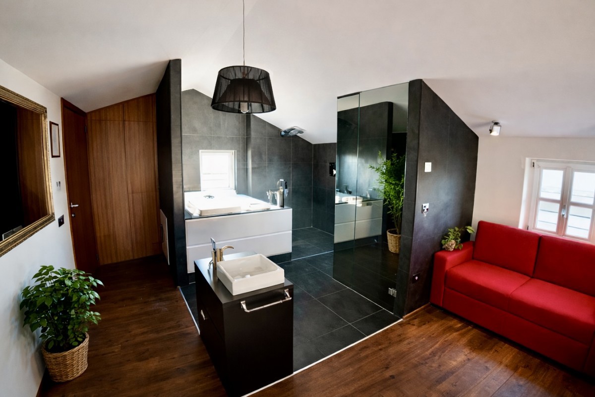 CASTELLO STORICO IN POSIZIONE DOMINANTE CON VISTA MARE BUIE, ISTRIA, CROAZIA