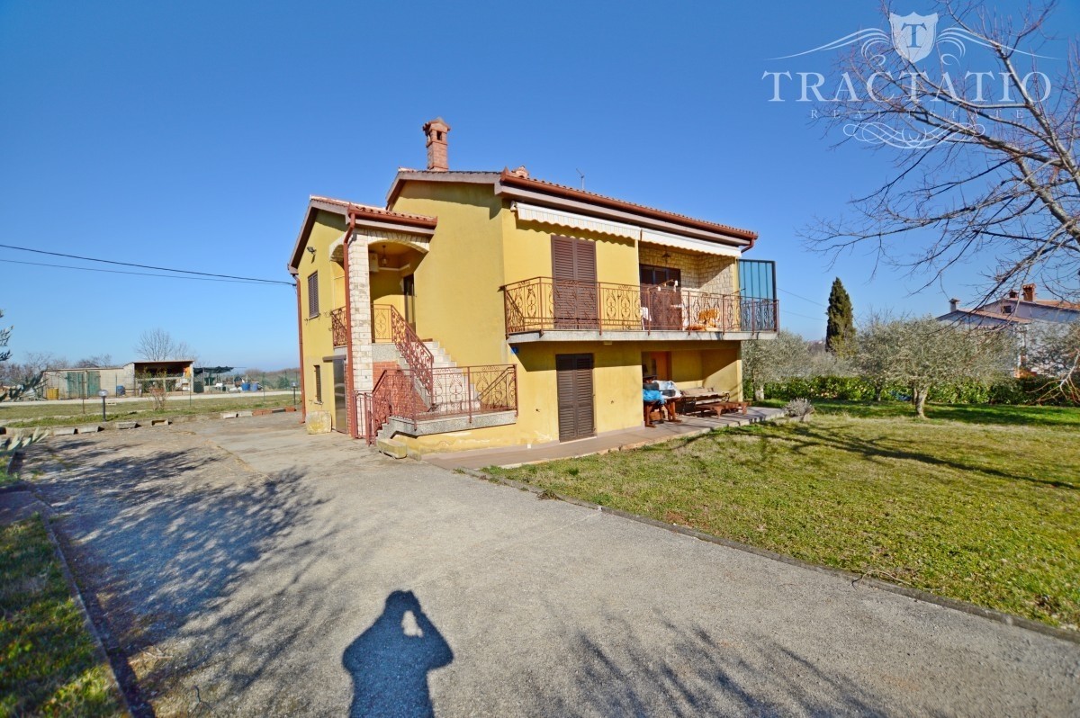 Casa indipendente con giardino, Buie, Istria