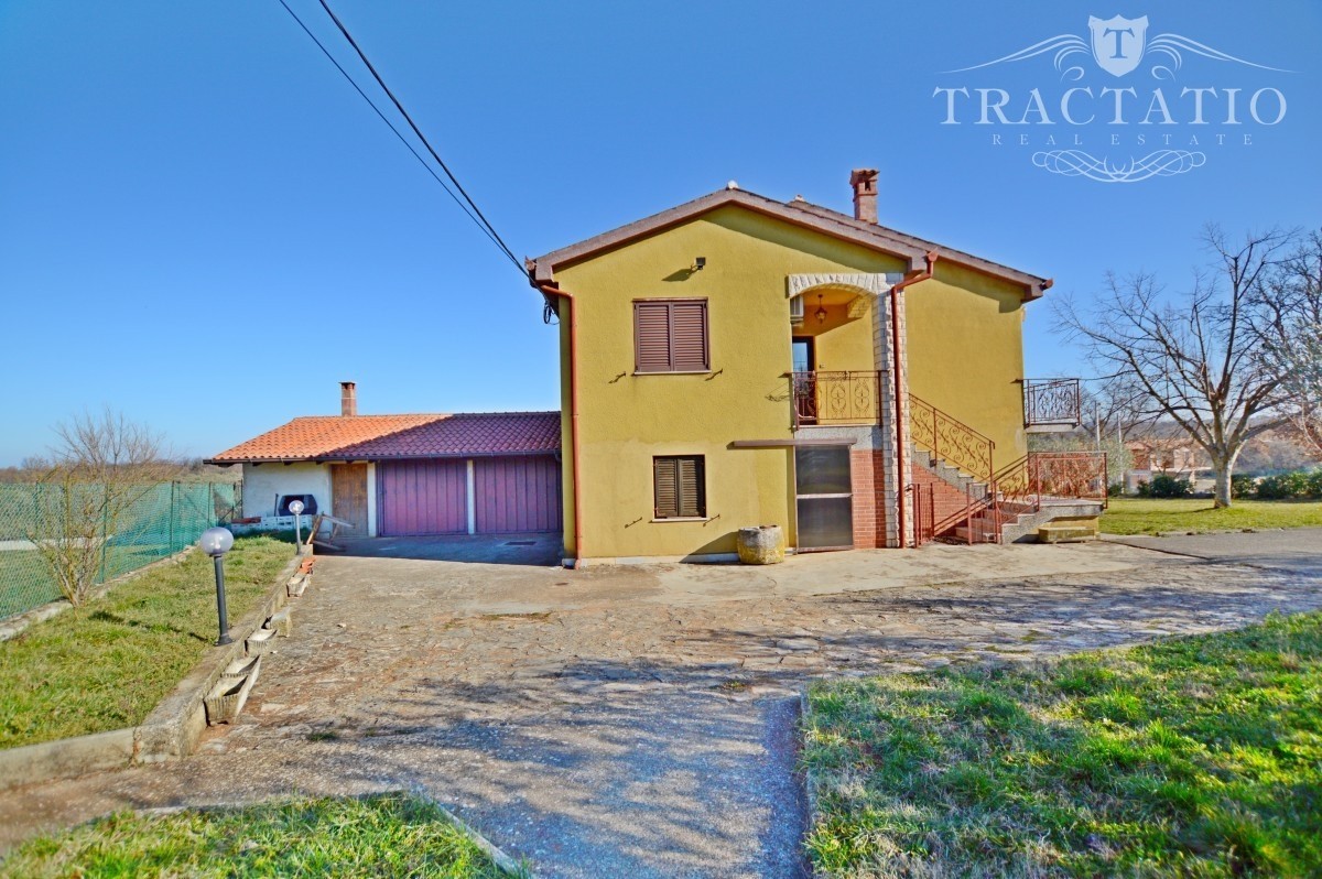 Casa indipendente con giardino, Buie, Istria