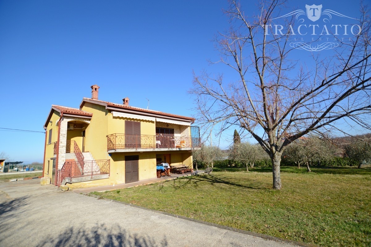 Casa indipendente con giardino, Buie, Istria