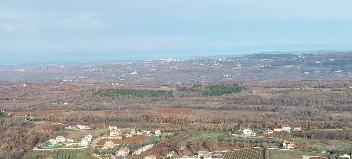 Terreno di 5784 m2, vicino a Parenzo, Istria