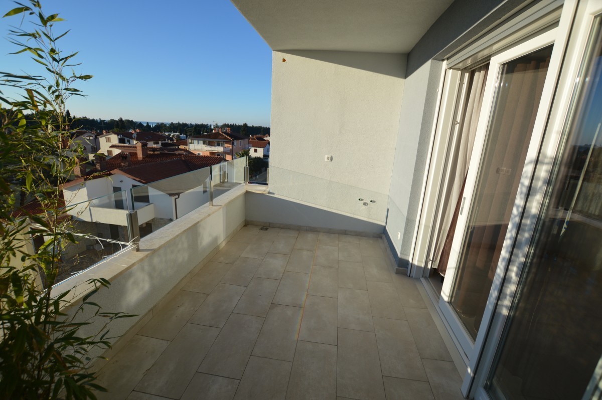 Attico con una terrazza sul tetto di 51.59 m2, Novigrad, Istria