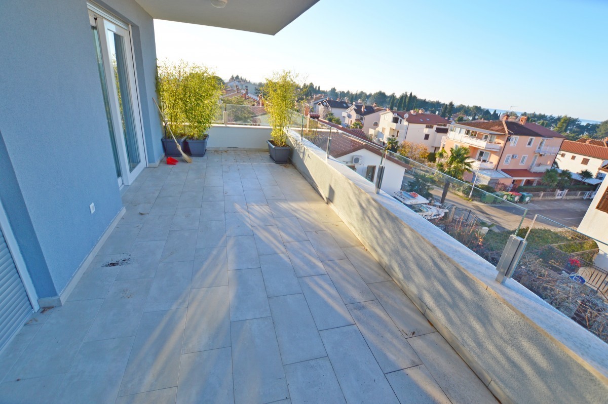 Attico con una terrazza sul tetto di 51.59 m2, Novigrad, Istria