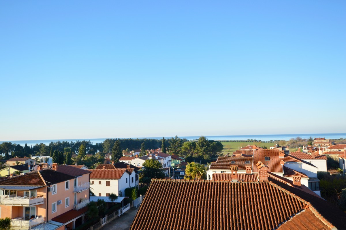 Attico con una terrazza sul tetto di 51.59 m2, Novigrad, Istria