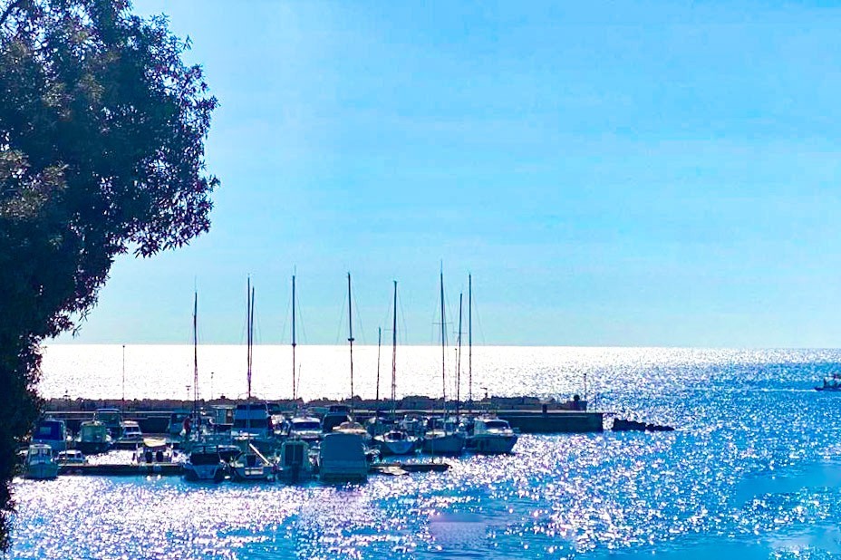 Attico sul mare, spiaggia sabbiosa, nella posizione più bella di Pola, Istria, Croazia