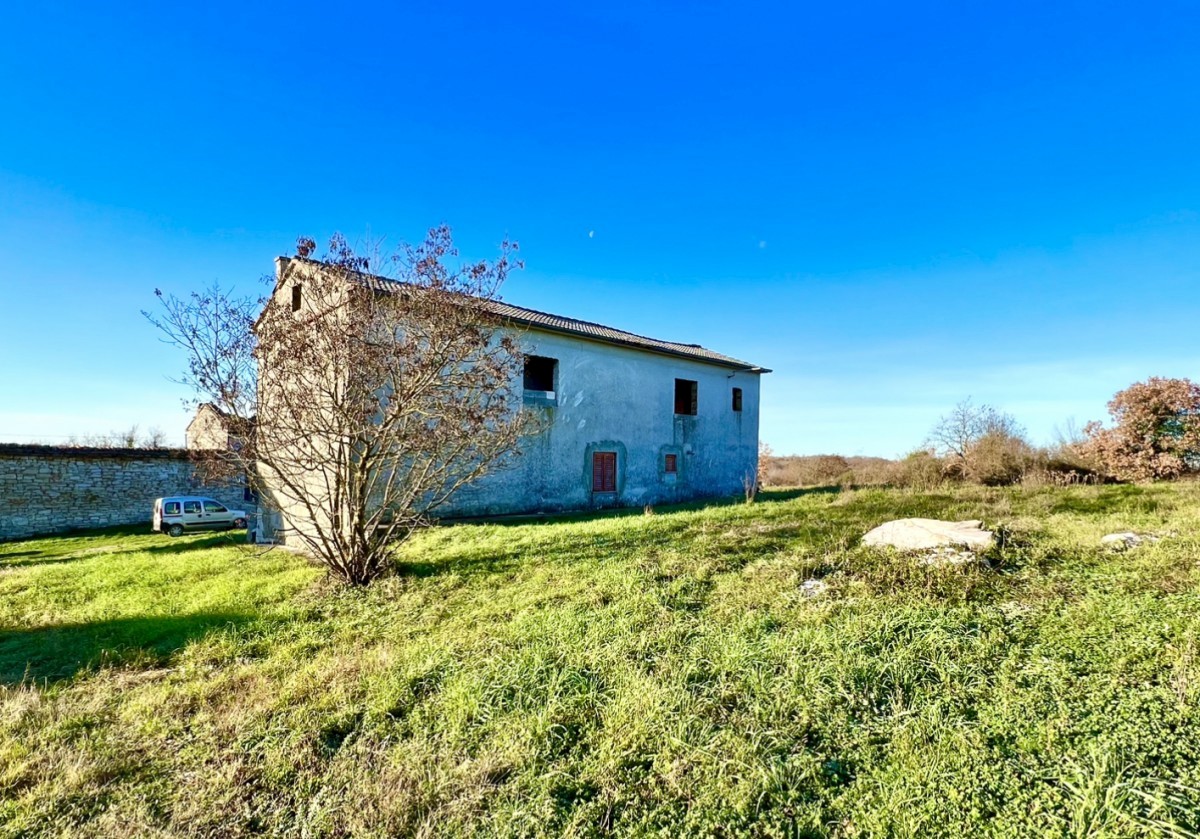 Tenuta, 10000 m2, due case, nel cuore dell'Istria, Barban, Istria, Croazia