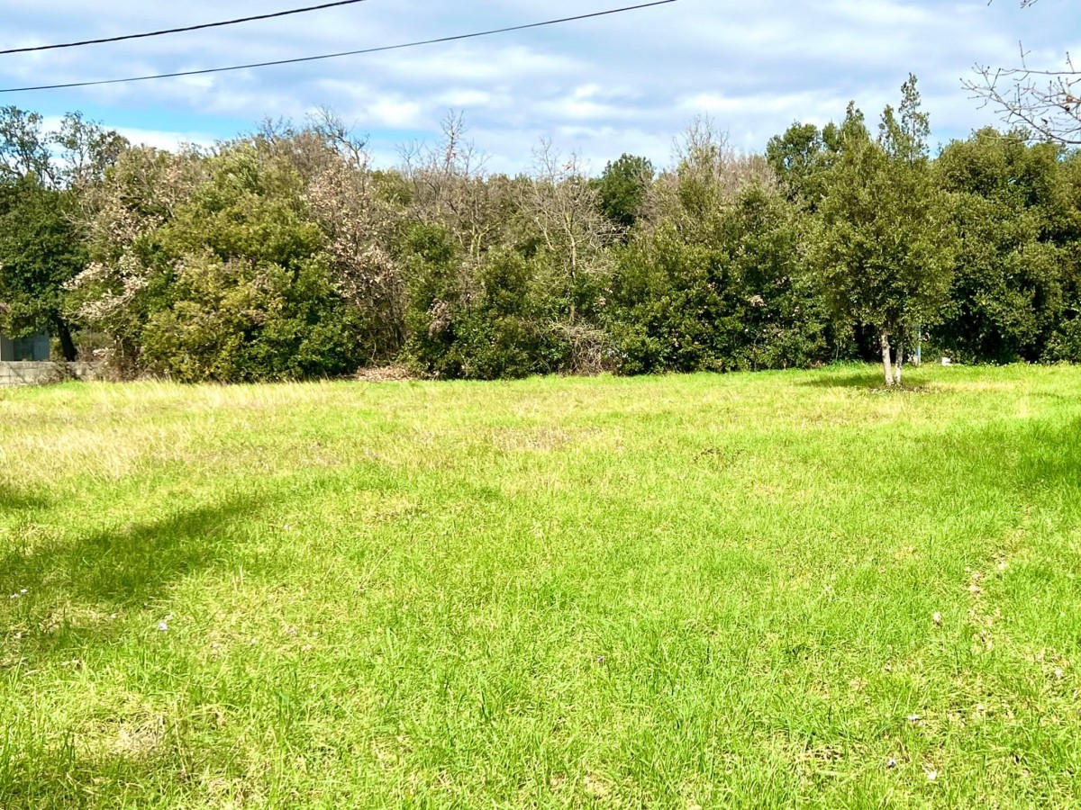 Terreno edificabile in una bella posizione a Pola, 1281 m2, Istria, Croazia