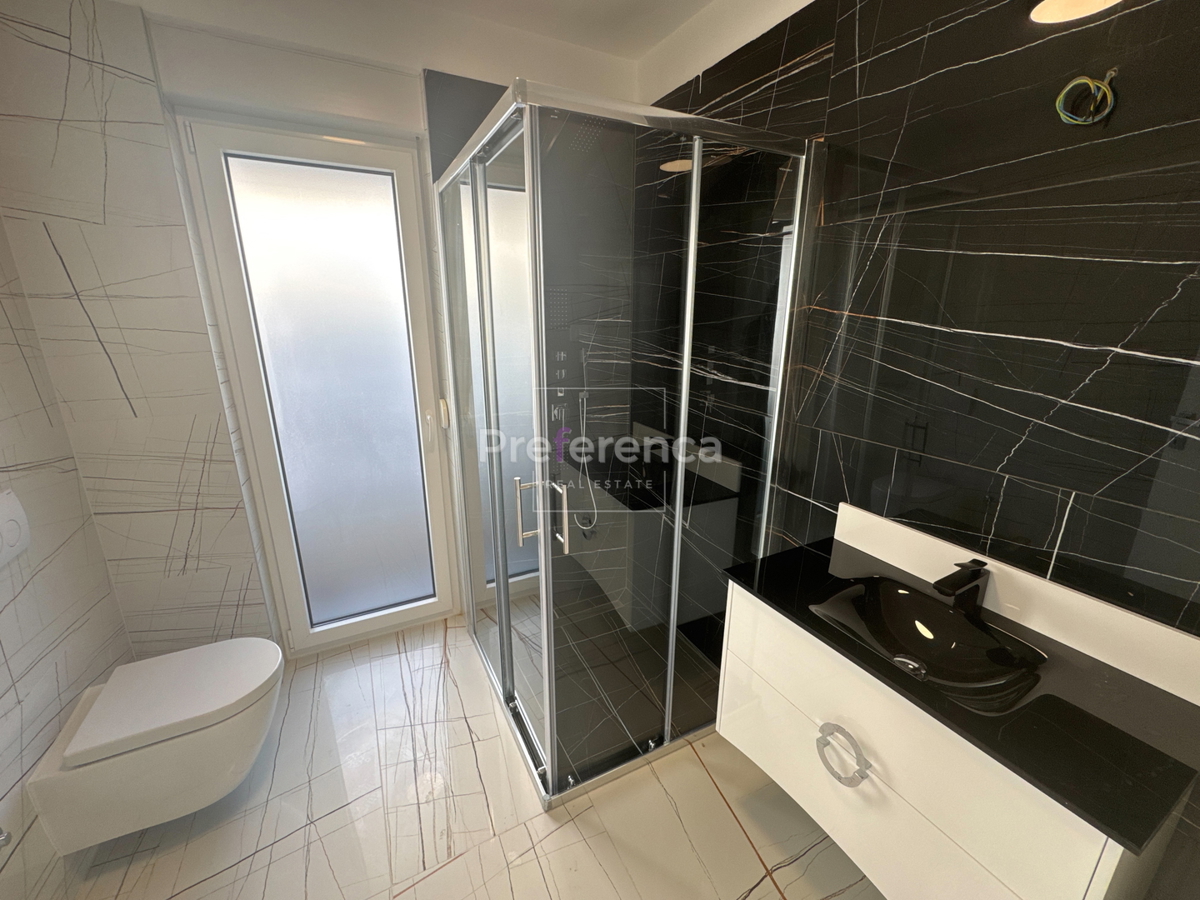 Novalja - appartamento con una camera da letto al primo piano