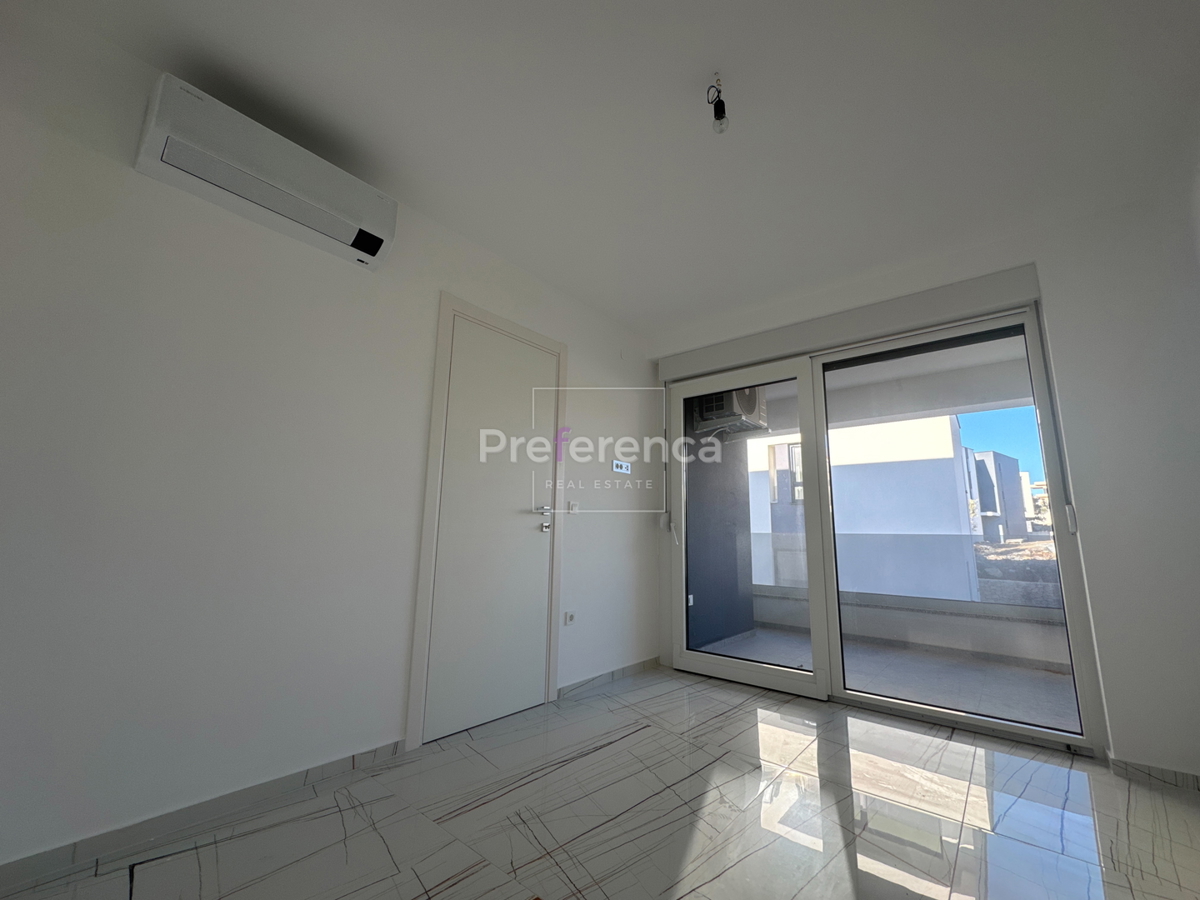 Novalja - appartamento con una camera da letto al primo piano