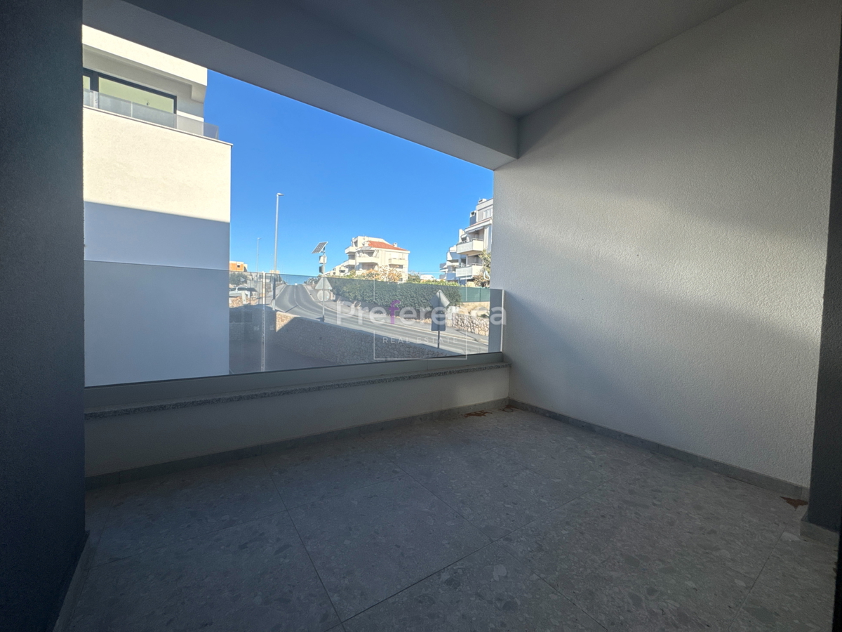 Novalja - appartamento con una camera da letto al primo piano