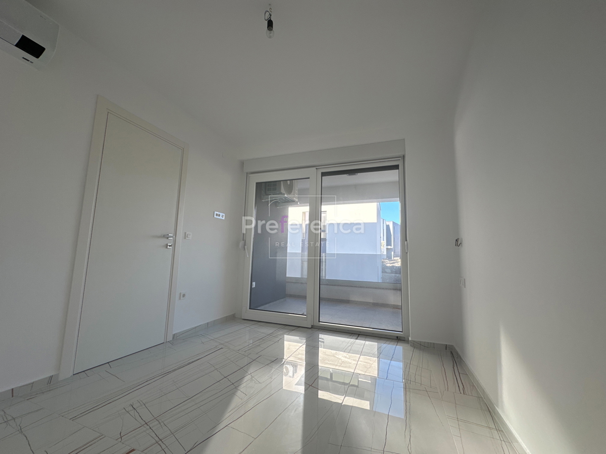 Novalja - appartamento con una camera da letto al primo piano