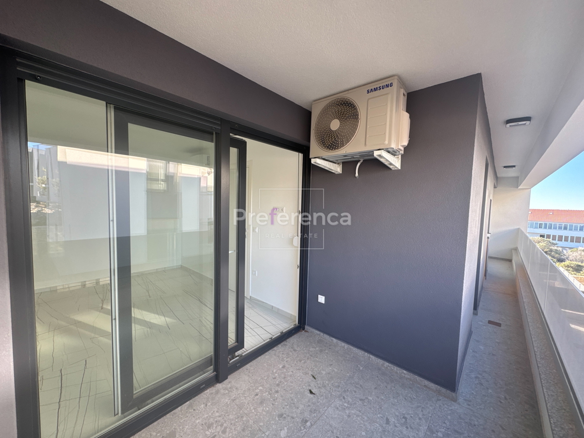 Novalja - appartamento con una camera da letto al primo piano