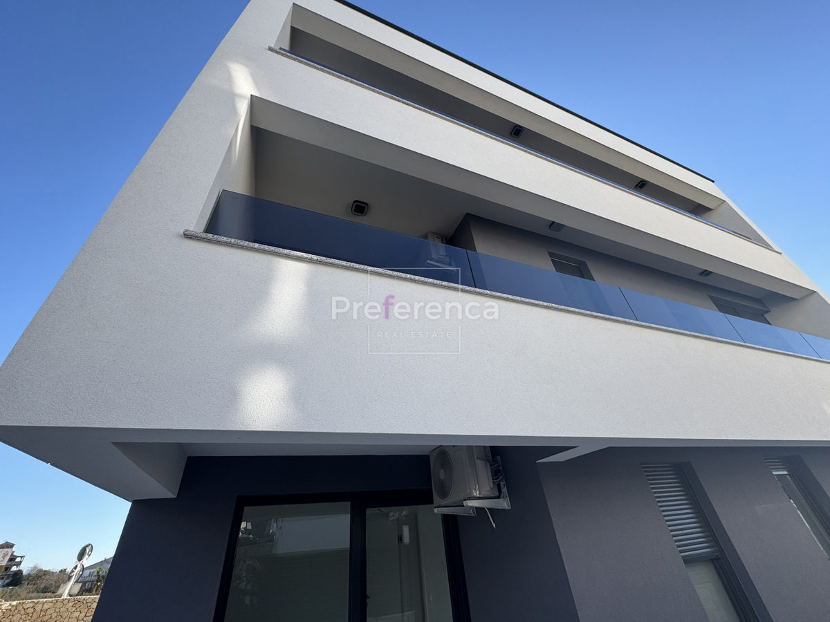 Novalja - appartamento con una camera da letto al primo piano