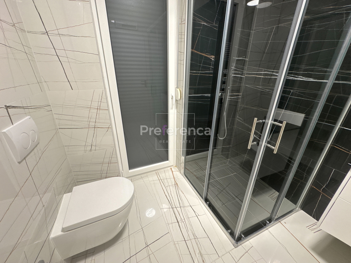 Novalja - appartamento con una camera da letto al primo piano