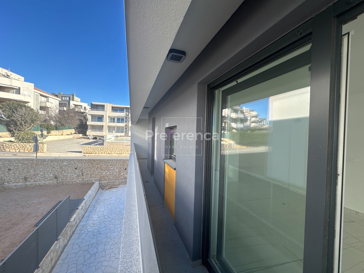 Novalja - appartamento con una camera da letto al primo piano