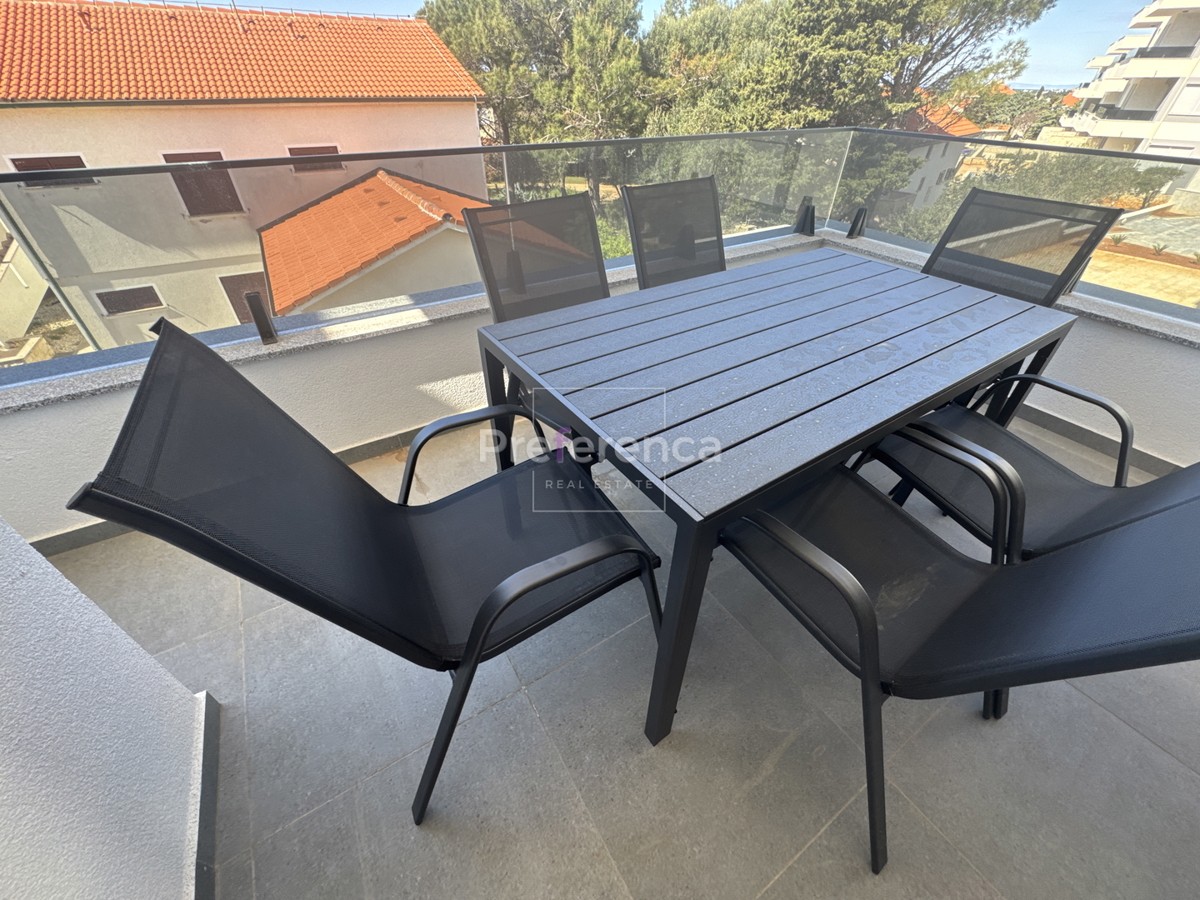 Novalja - appartamento bilocale al primo piano - edificio con piscina