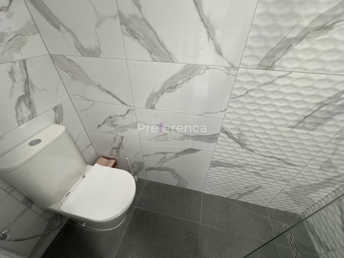 Novalja - appartamento bilocale al primo piano - edificio con piscina