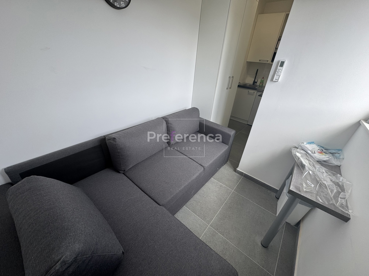 Novalja - appartamento bilocale al primo piano - edificio con piscina