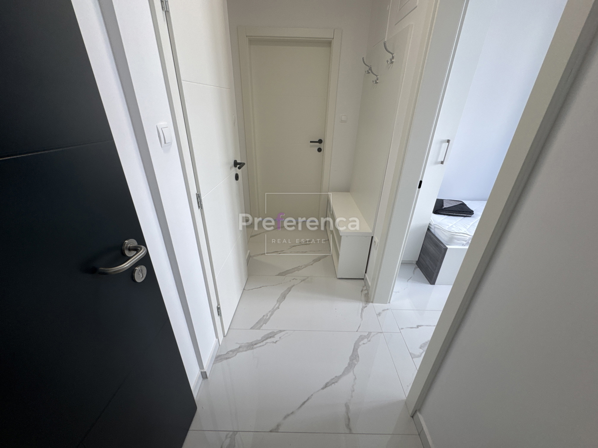 Novalja - appartamento bilocale al primo piano - edificio con piscina