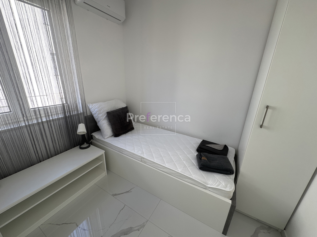 Novalja - appartamento bilocale al primo piano - edificio con piscina