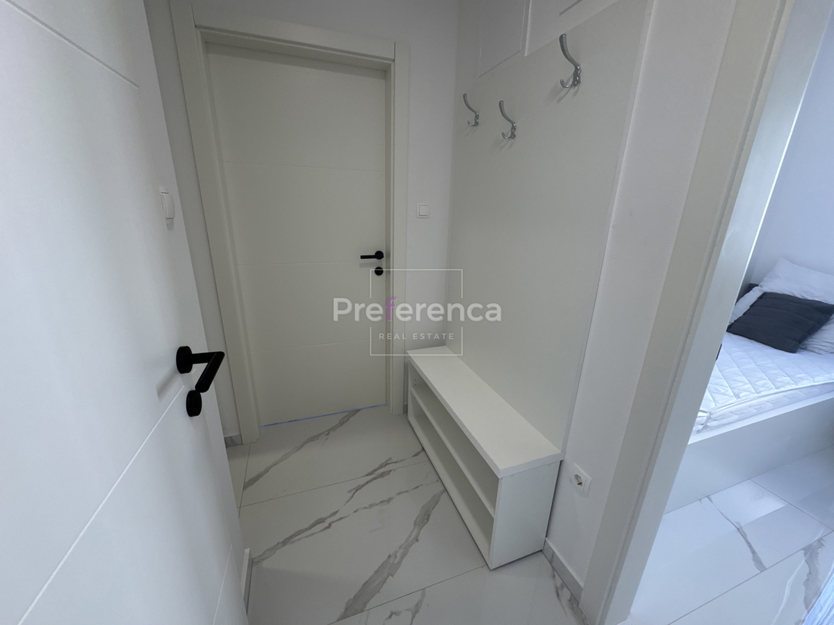 Novalja - appartamento bilocale al primo piano - edificio con piscina