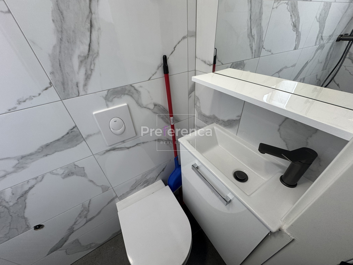 Novalja - appartamento bilocale al primo piano - edificio con piscina