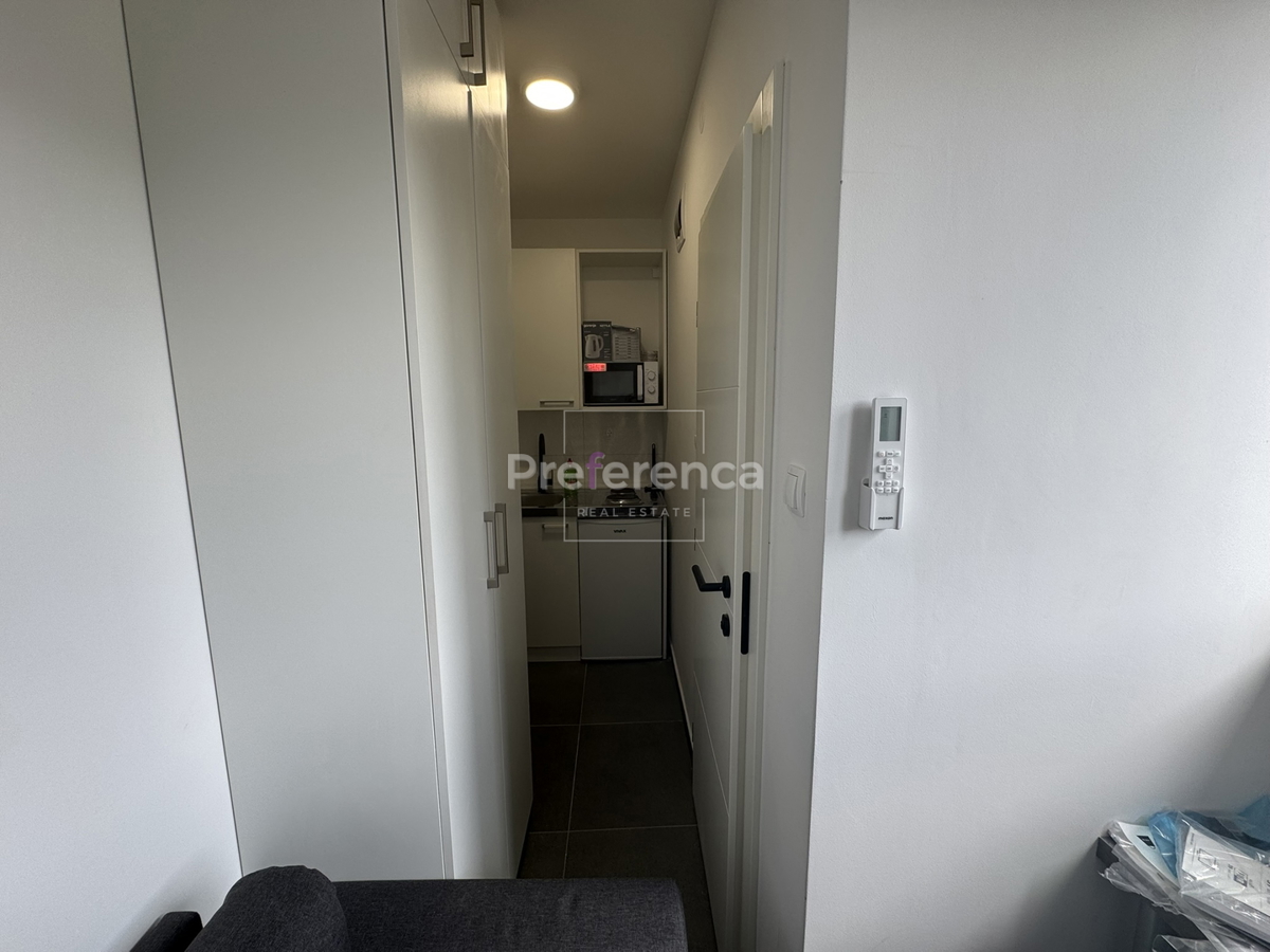 Novalja - appartamento bilocale al primo piano - edificio con piscina