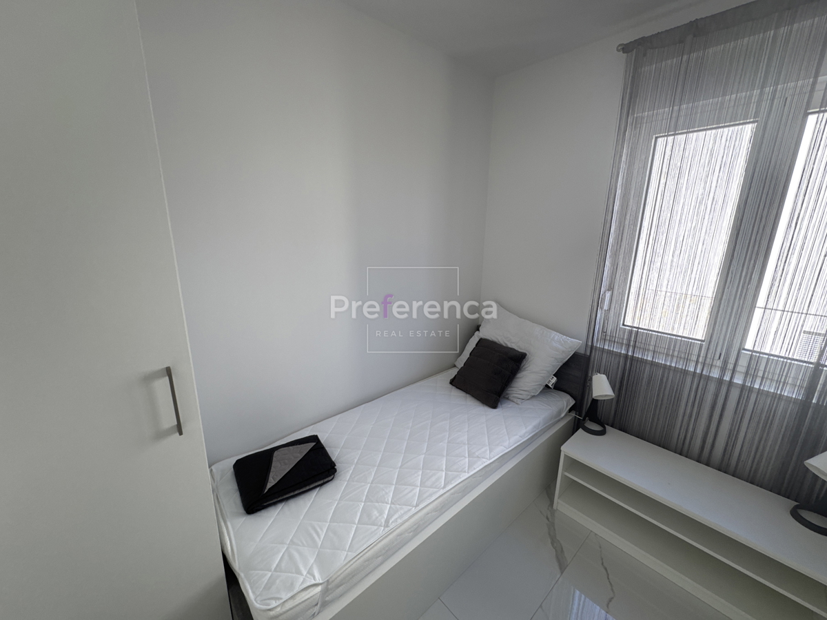 Novalja - appartamento bilocale al primo piano - edificio con piscina