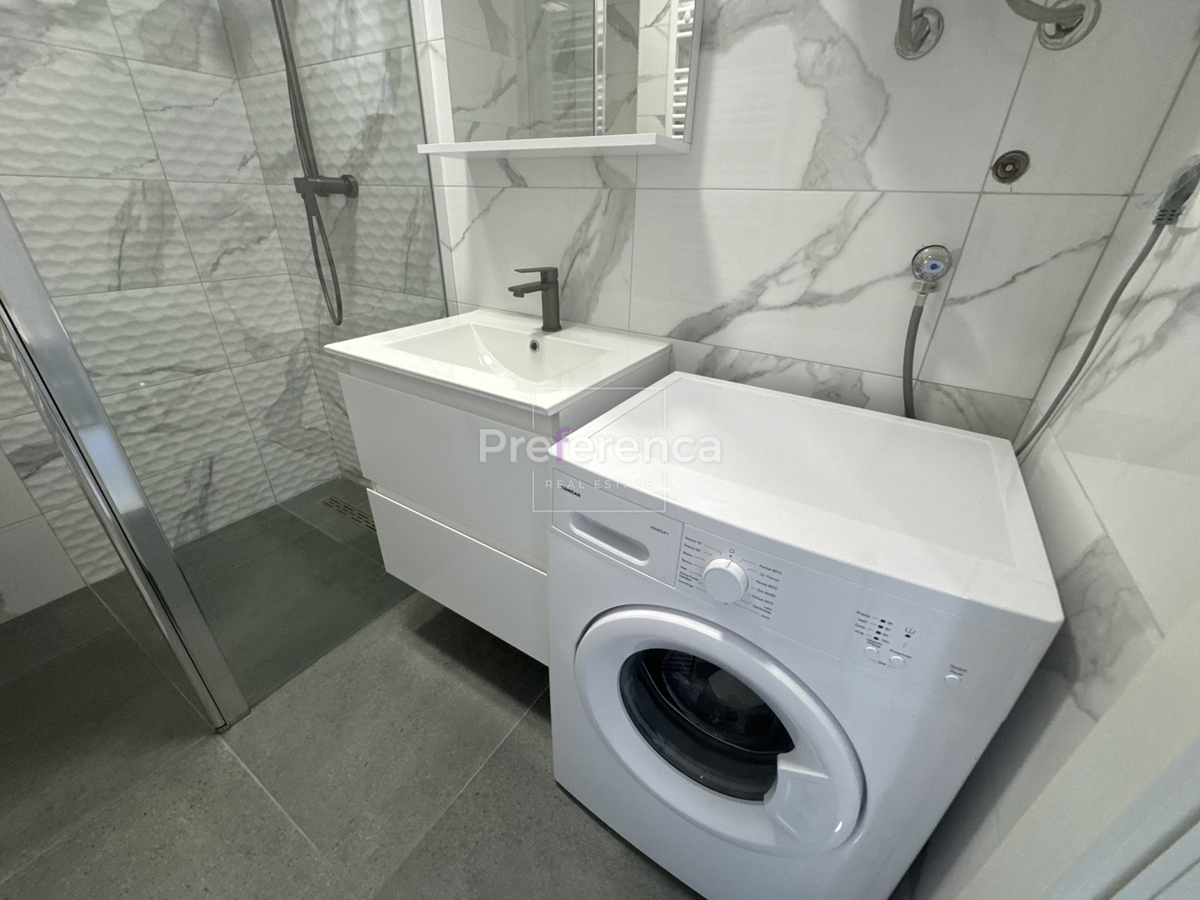 Novalja - appartamento bilocale al primo piano - edificio con piscina