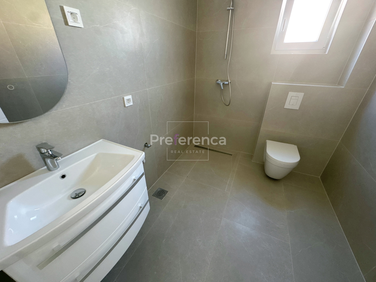 Povljana - appartamento bilocale al piano terra con giardino