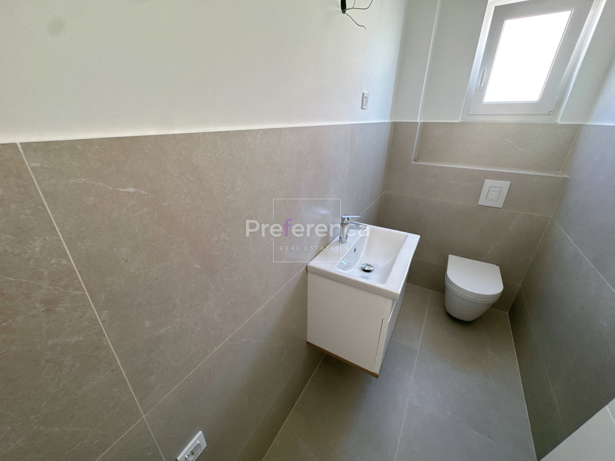 Povljana - appartamento bilocale al piano terra con giardino