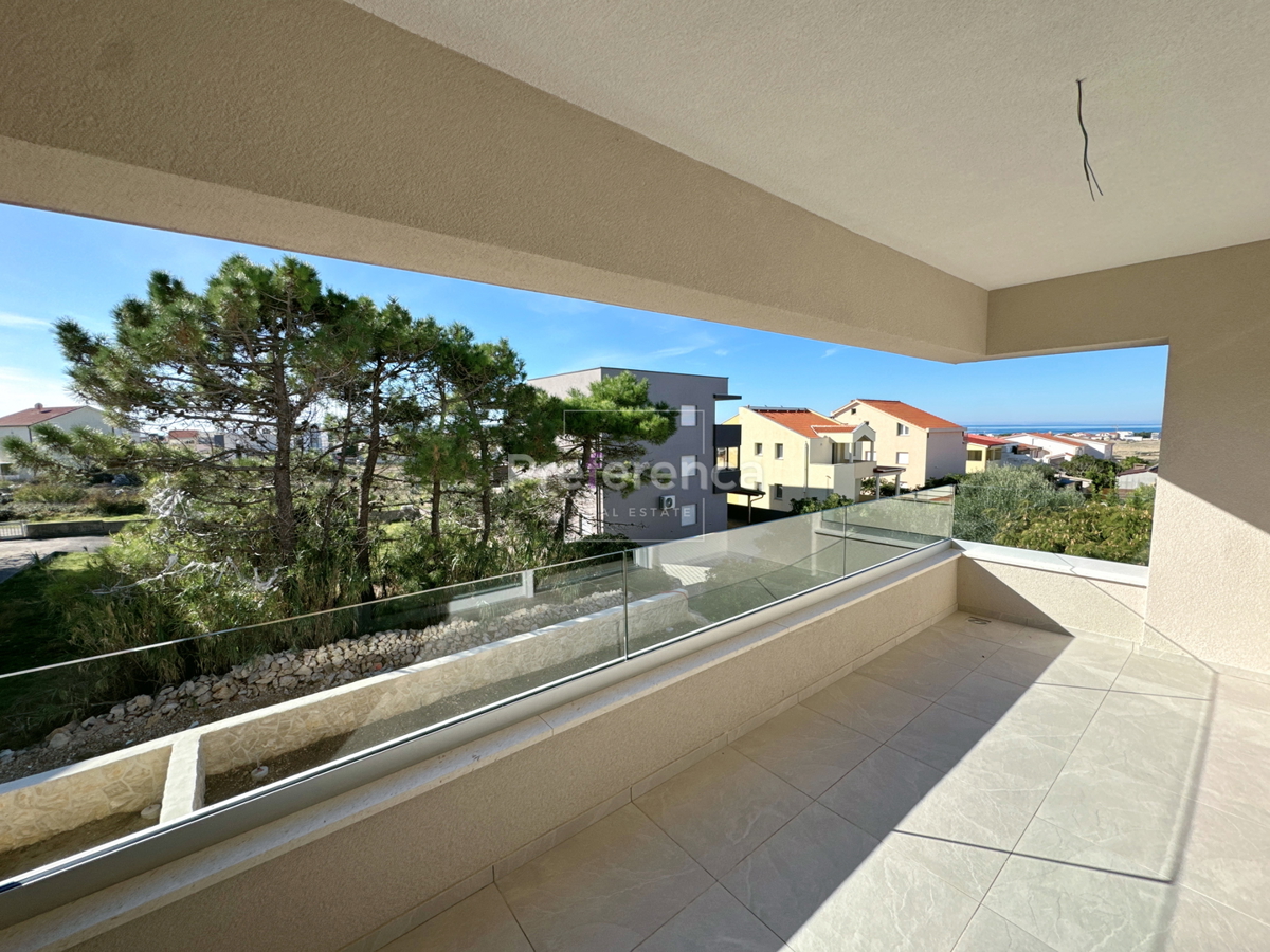 Povljana - appartamento bilocale al piano terra con giardino