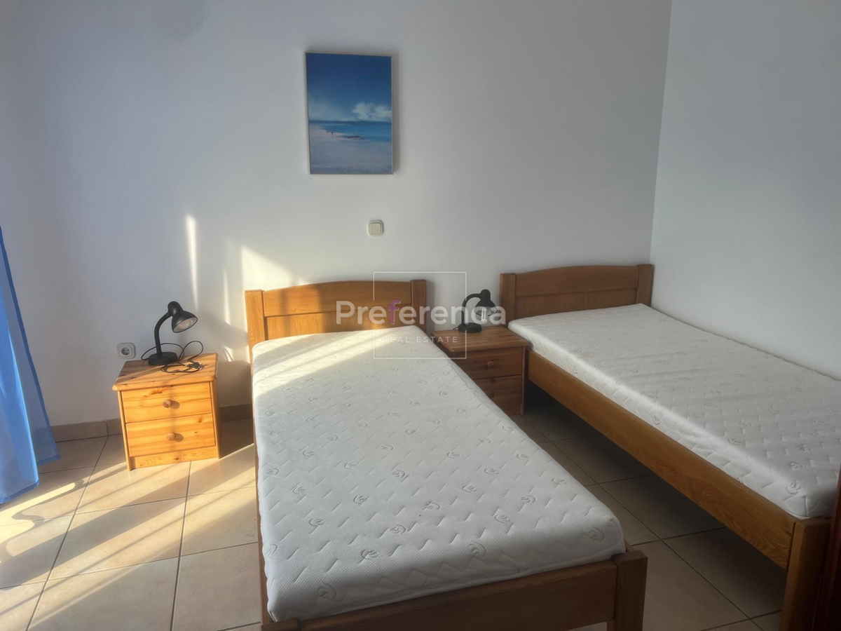 Novalja - casa con 4 appartamenti