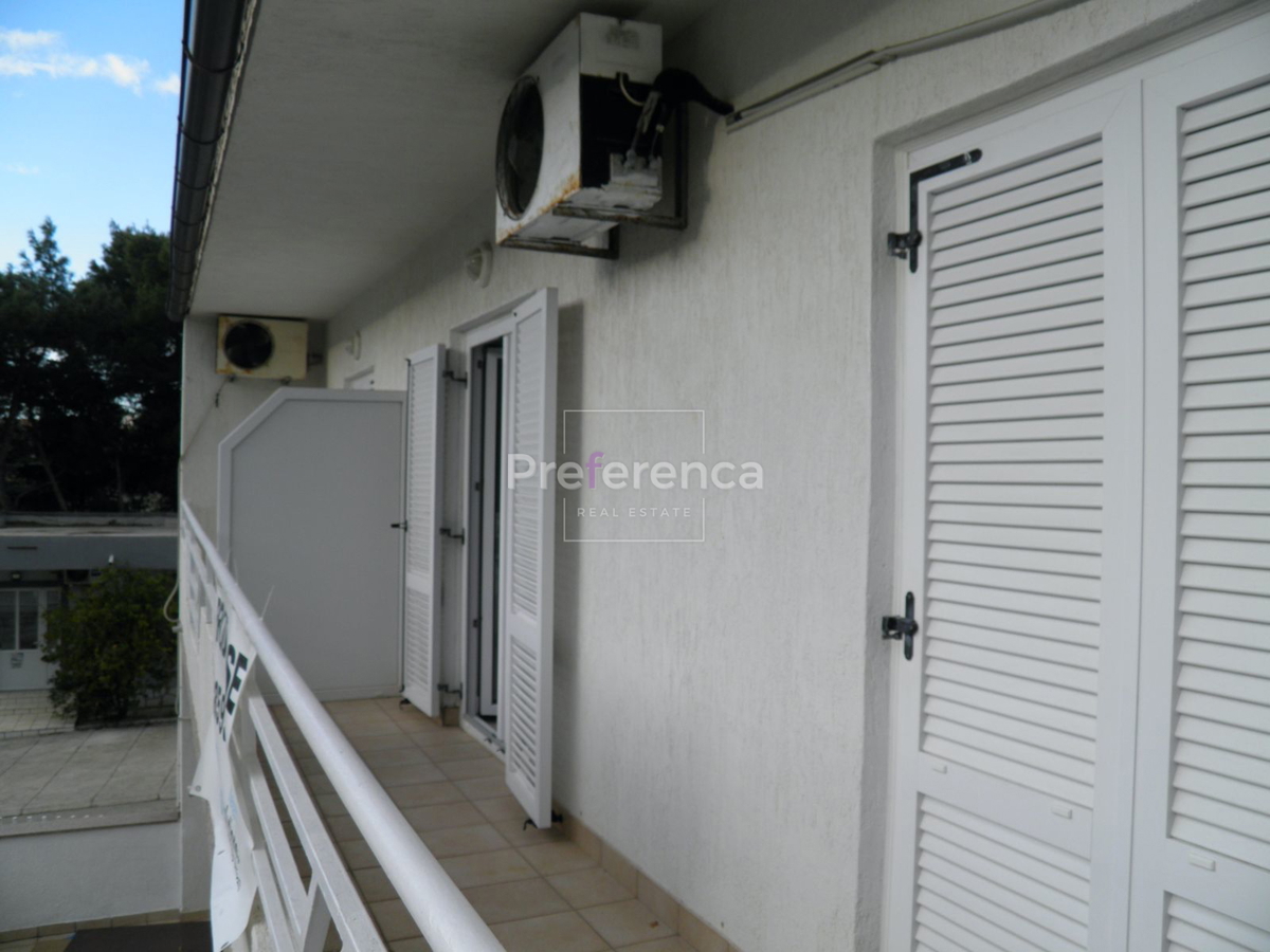 Novalja - casa con 4 appartamenti