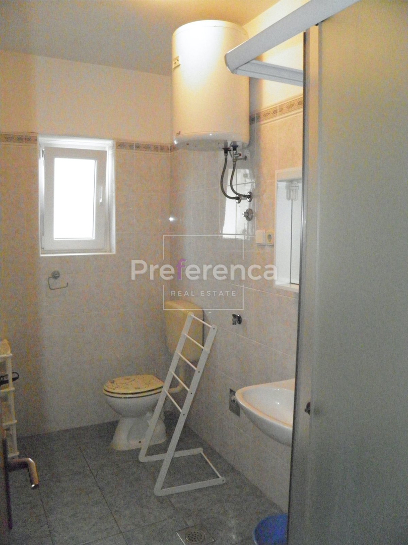 Novalja - casa con 4 appartamenti