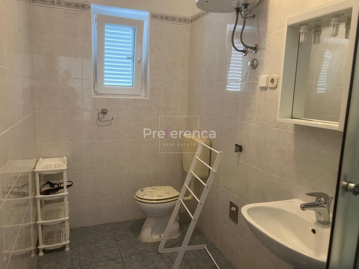 Novalja - casa con 4 appartamenti