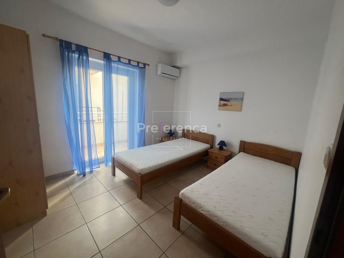 Novalja - casa con 4 appartamenti