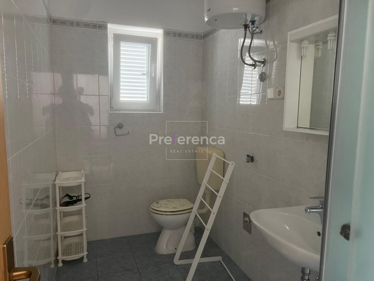 Novalja - casa con 4 appartamenti