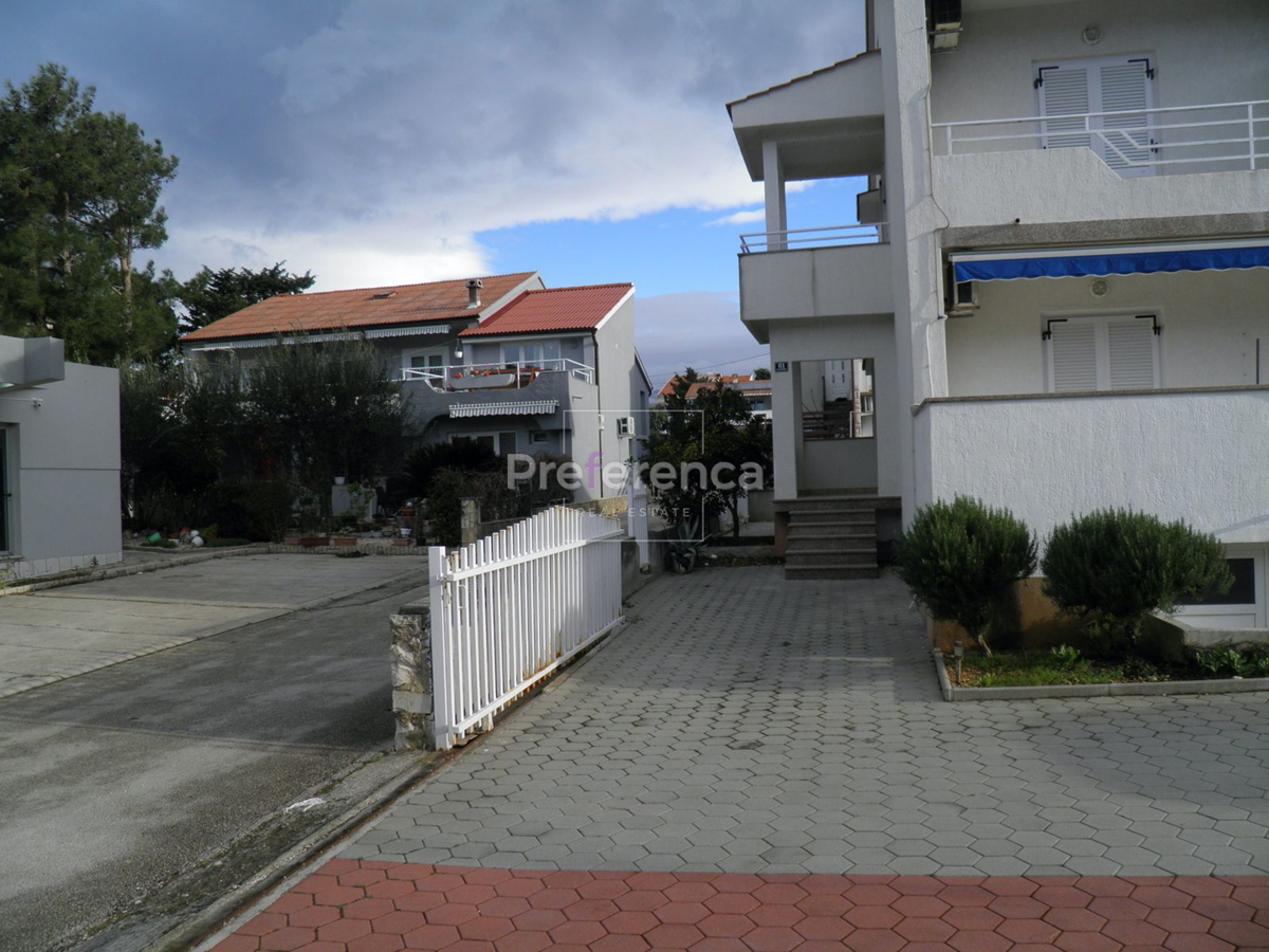 Novalja - casa con 4 appartamenti