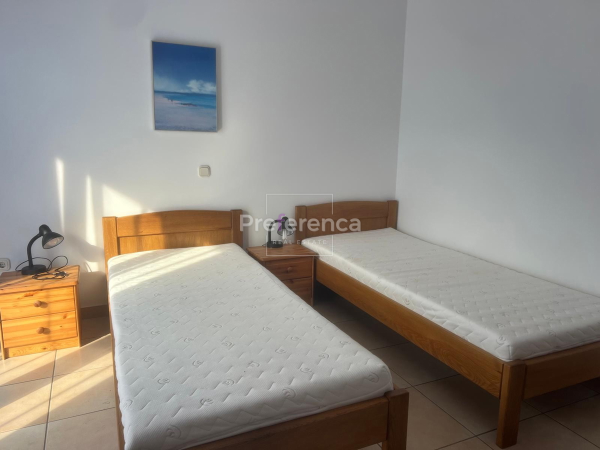 Novalja - casa con 4 appartamenti