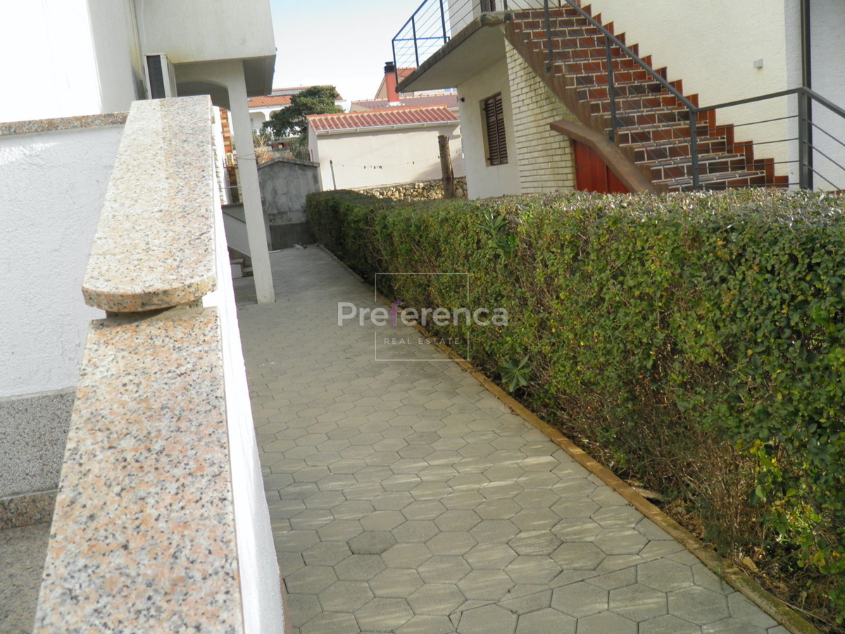 Novalja - casa con 4 appartamenti