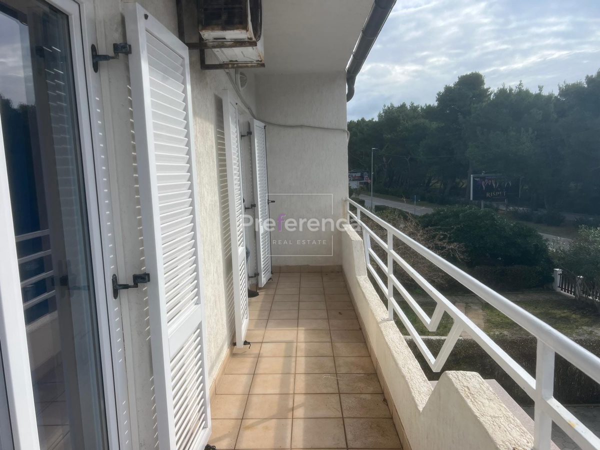 Novalja - casa con 4 appartamenti