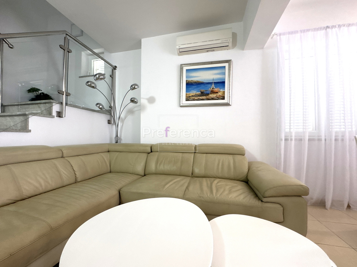 Novalja - appartamento su due piani con una vista splendida