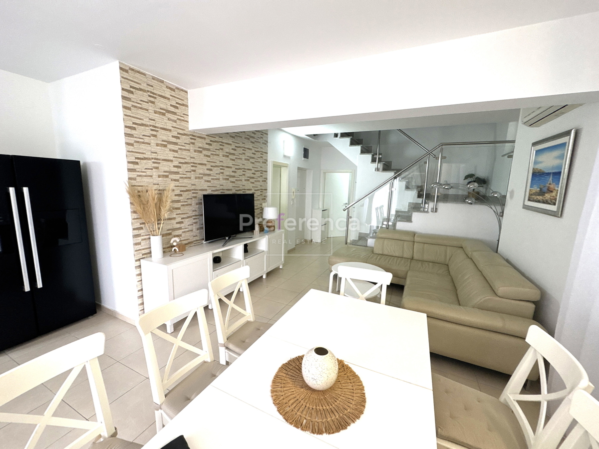 Novalja - appartamento su due piani con una vista splendida