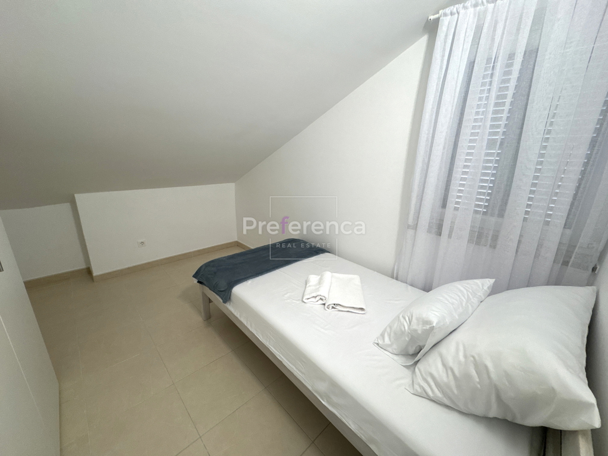 Novalja - appartamento su due piani con una vista splendida